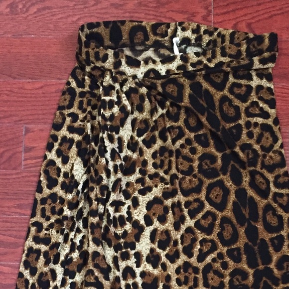 Leopard Print Midi Skirt - Picture 8 of 8